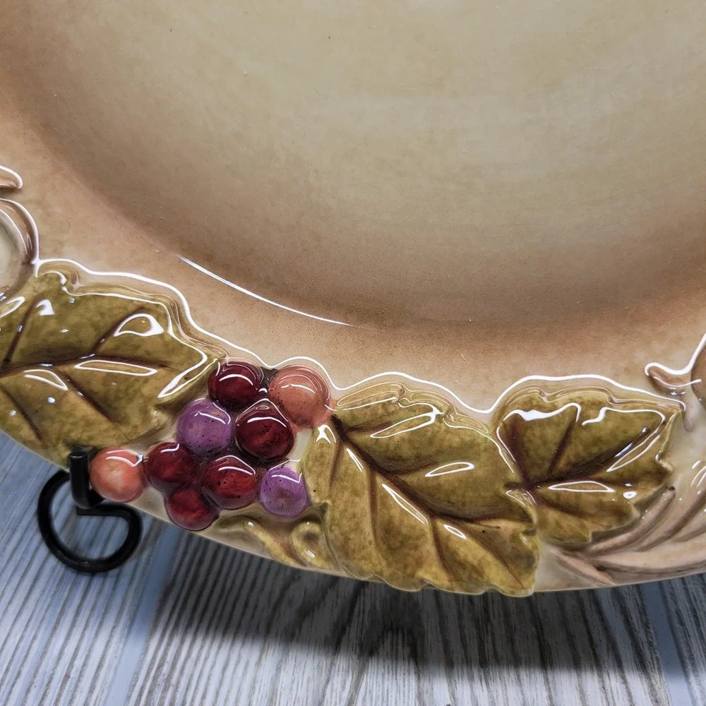 Grasslands Road Vineyard Dinner Plate 11 in Purple Grape‎ Embossed Ceramic Stand